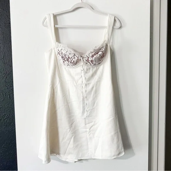 House of CB Adriana Mini Dress Ivory Satin and Lace Size Large + NWT - Picture 7 of 16